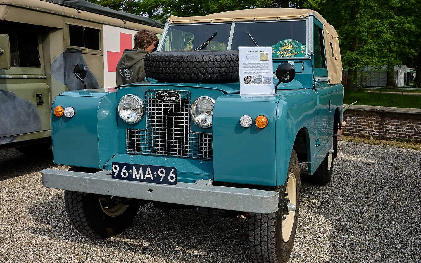 The Land Rover Club Holland went all out for its 35th anniversary party ...