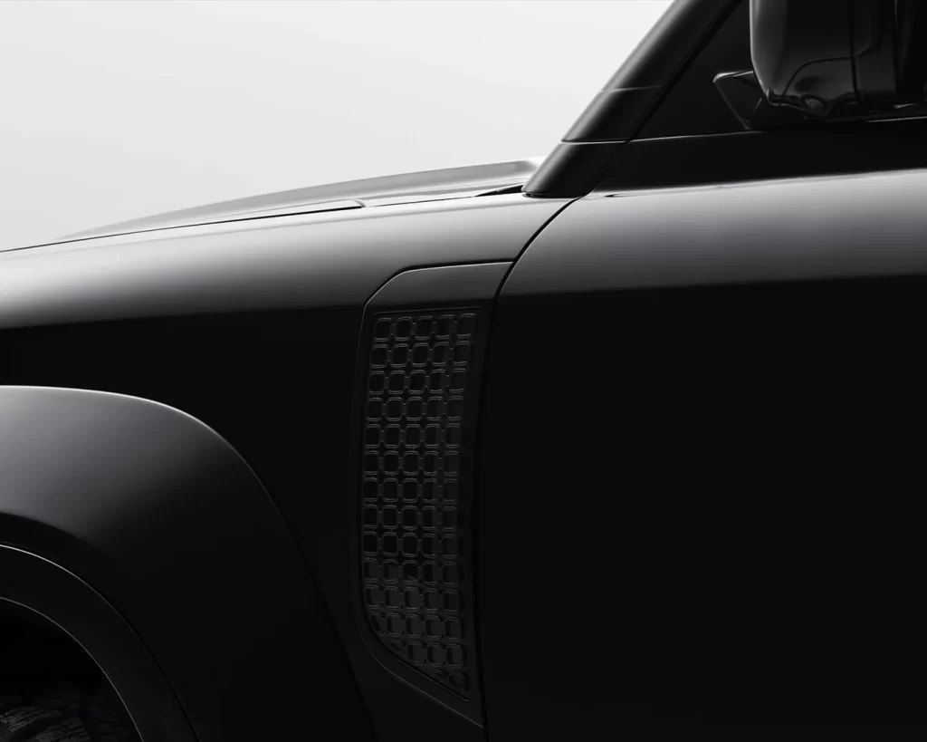 detailaufnahme des neuen defender octa karosserieteils hinter dem vorderen radkasten