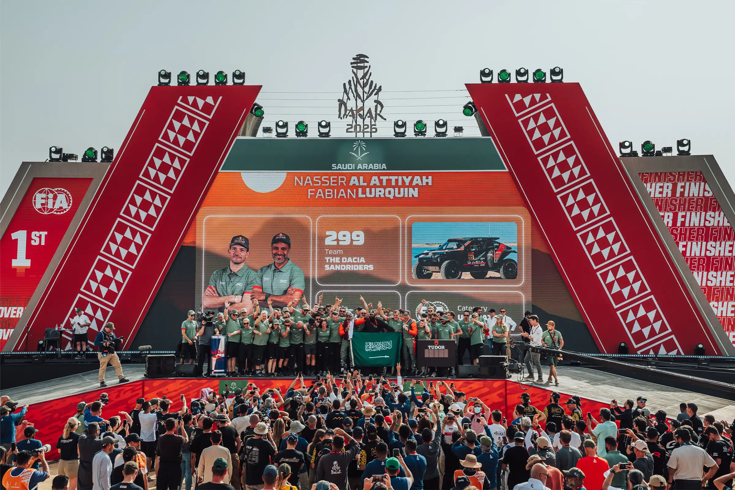 Dacia Sandriders holen historischen Dakar-Sieg nach dreizehn Tagen gnadenlosen Rennens