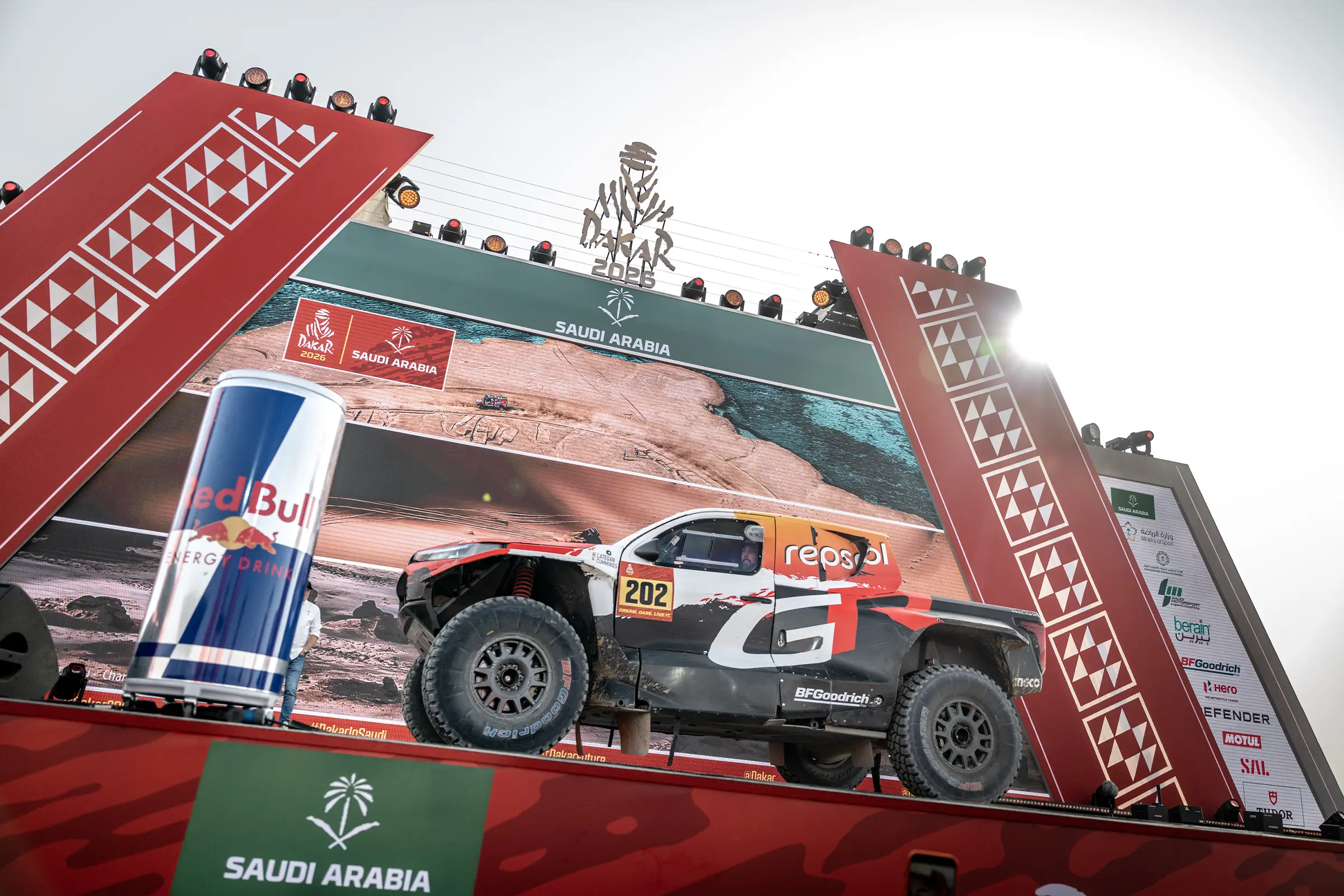 Toyota Gazoo Racing erreicht Dakar-Ziel nach extremem Zwei-Wochen-Einsatz